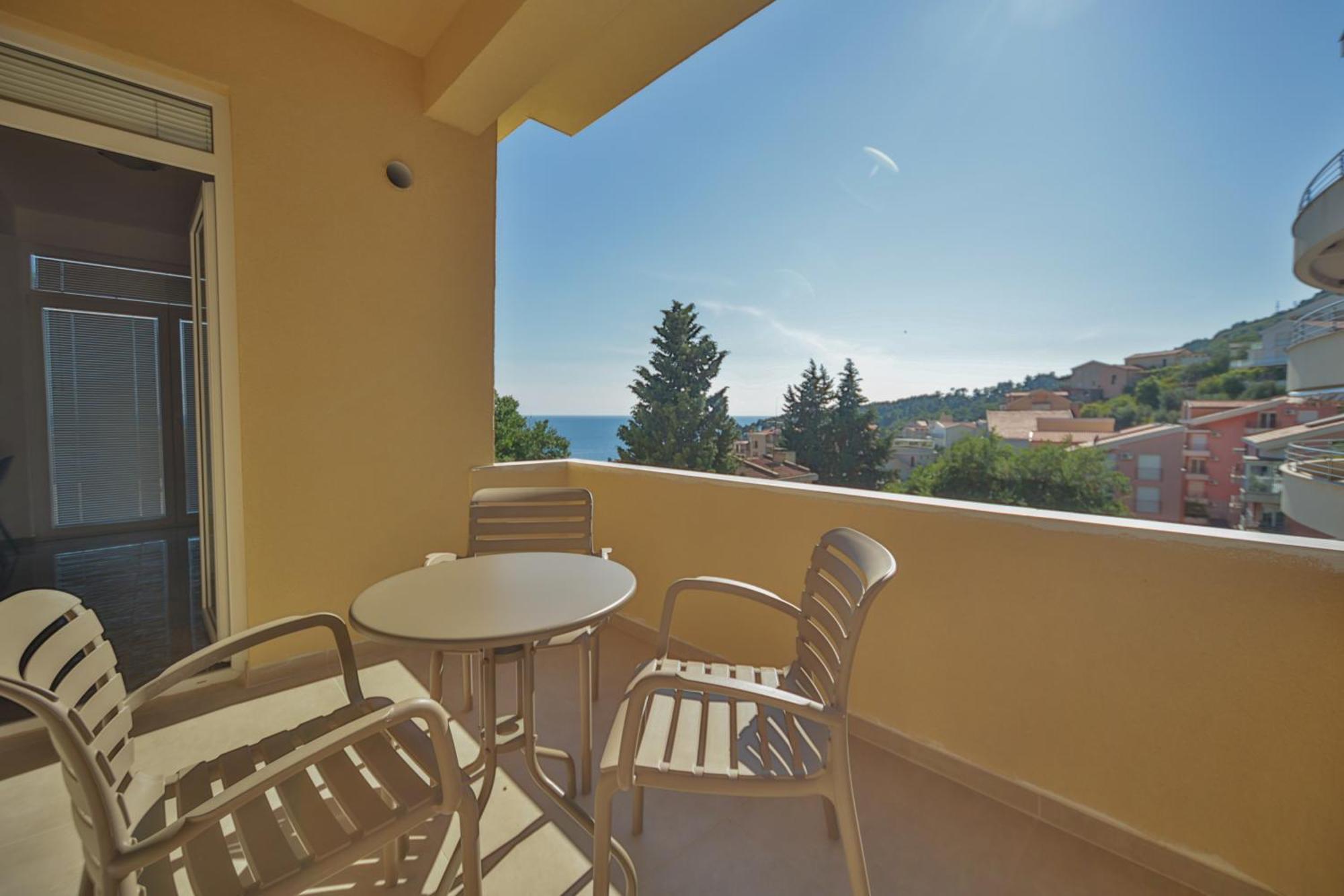 Apartmani Agape Petrovac ภายนอก รูปภาพ