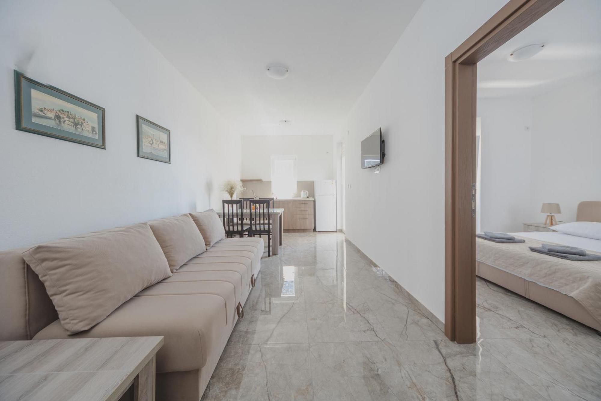 Apartmani Agape Petrovac ภายนอก รูปภาพ