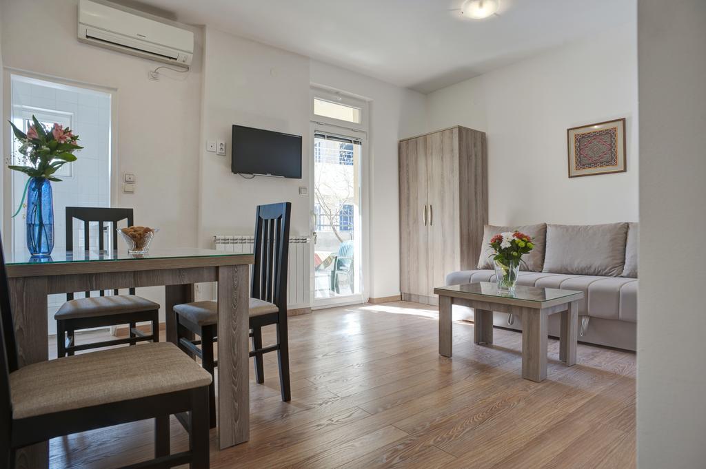Apartmani Agape Petrovac ภายนอก รูปภาพ