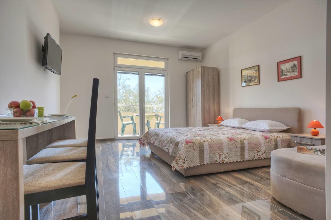 Apartmani Agape Petrovac ภายนอก รูปภาพ
